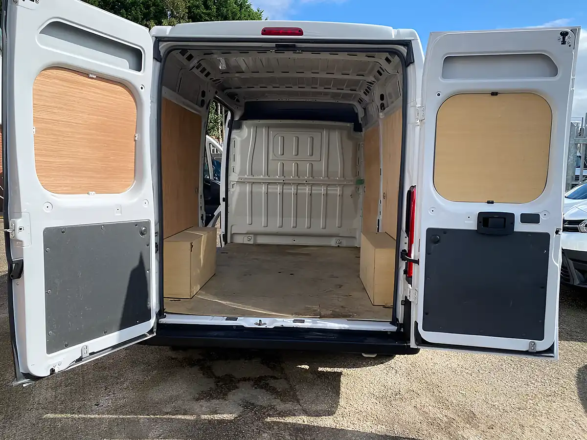 Used 2022 Vauxhall Movano Dynamic White - Interior and Exterior details 14