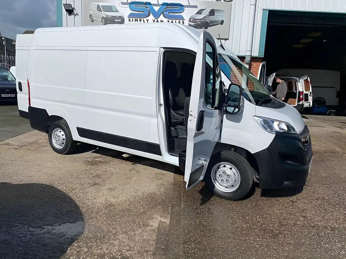 Used 2022 Vauxhall Movano Dynamic White - Interior and Exterior details 15