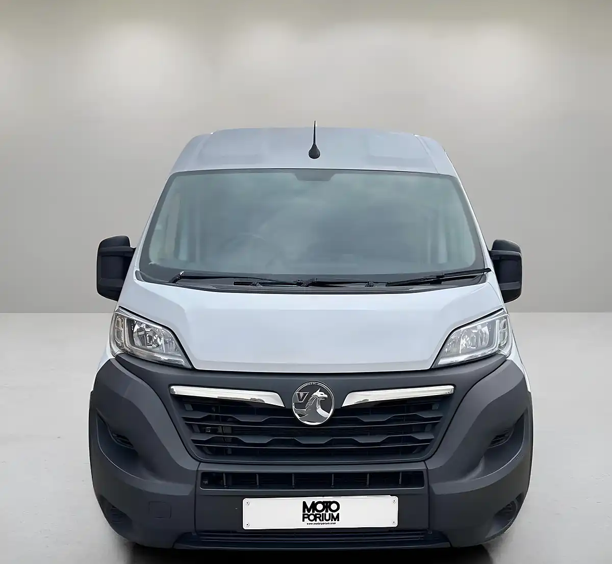 Used 2022 Vauxhall Movano Edition White - Front View