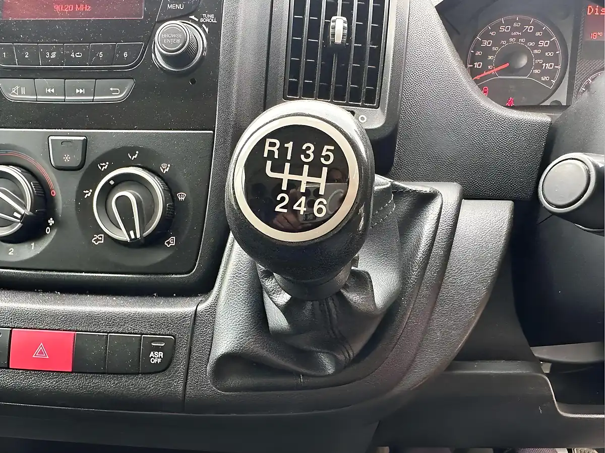 Used 2022 Vauxhall Movano Edition White - Interior and Exterior details 10