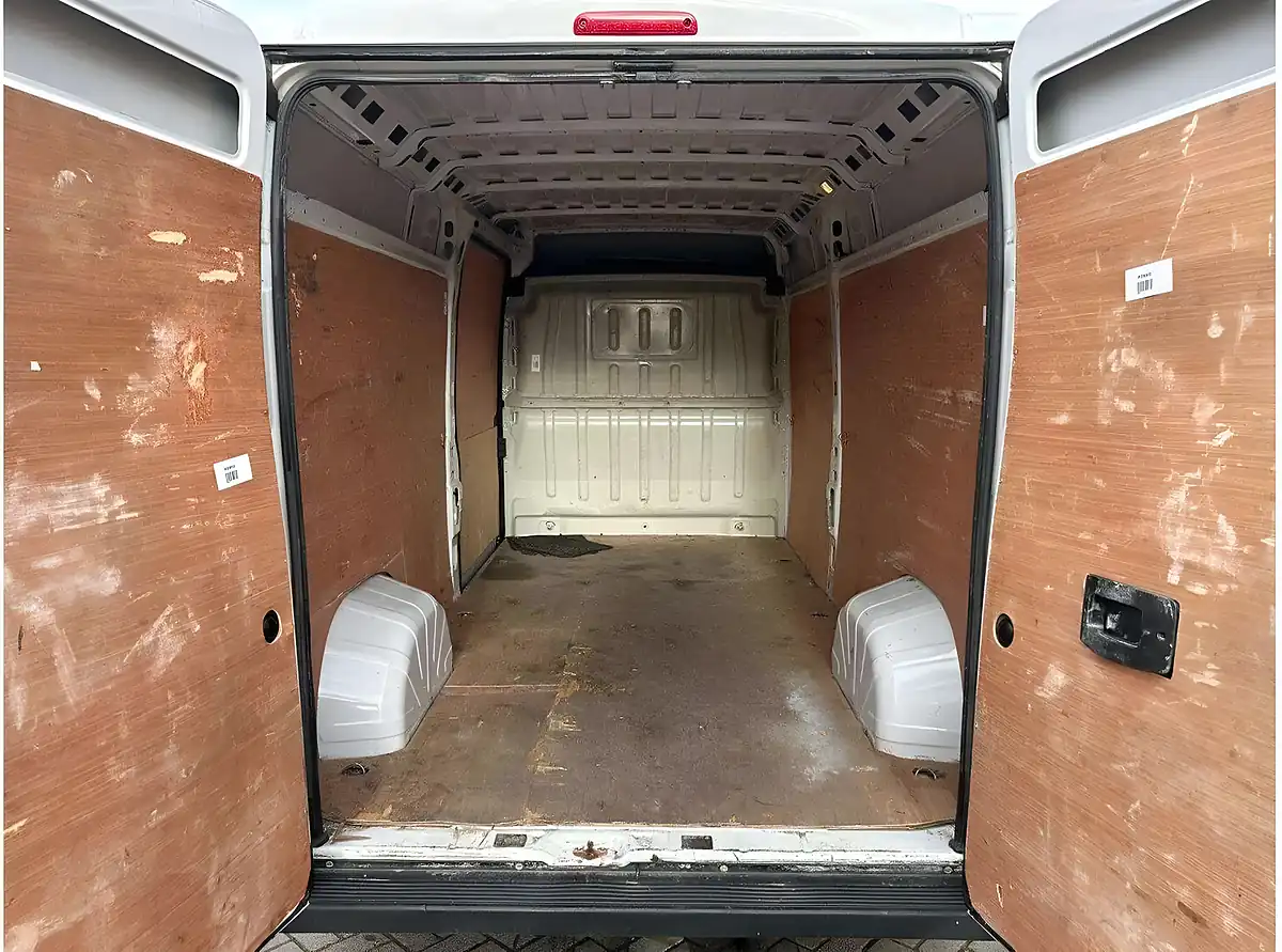 Used 2022 Vauxhall Movano Edition White - Interior and Exterior details 14