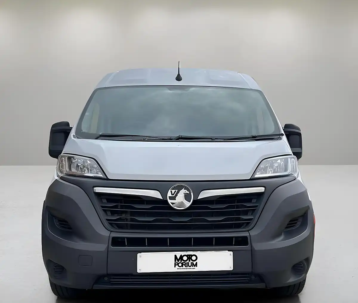 Used 2022 Vauxhall Movano Edition White - Interior and Exterior details 4