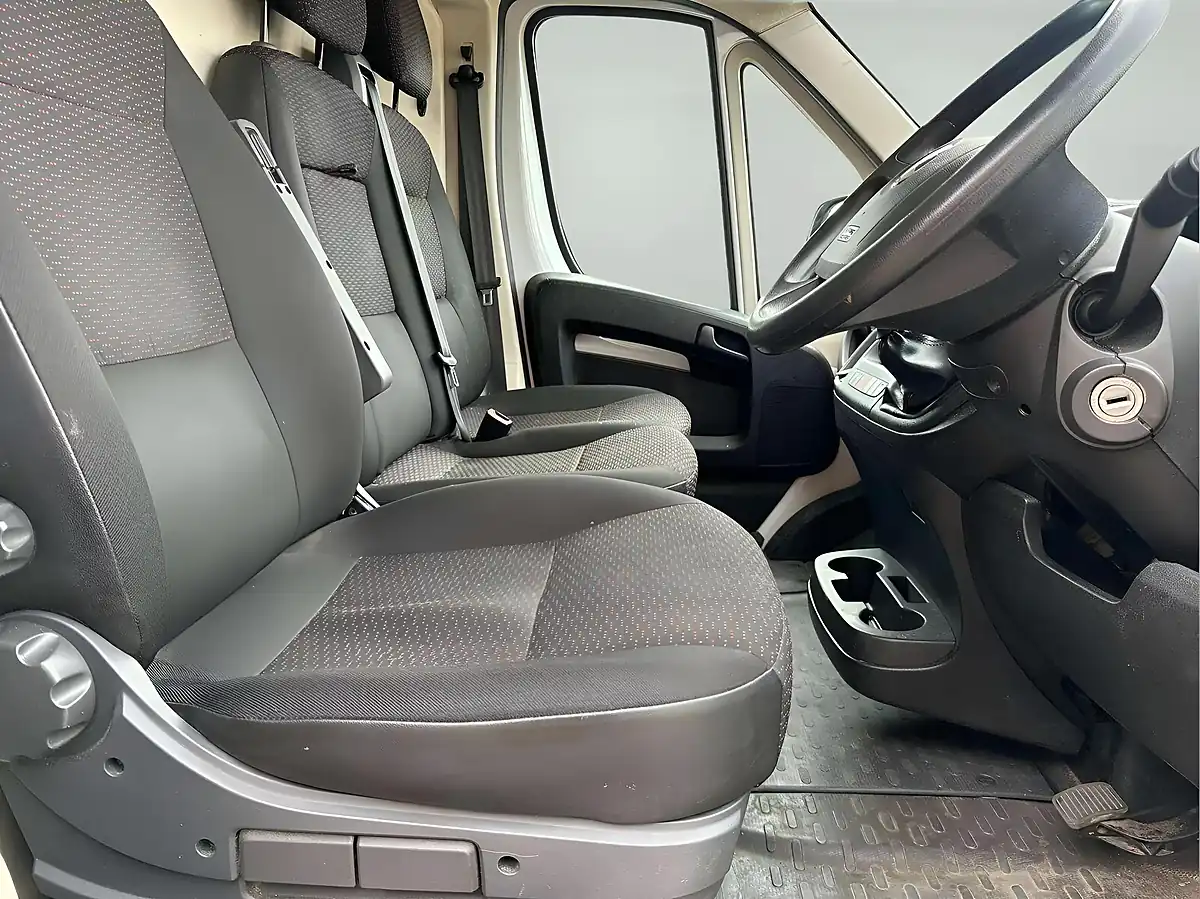 Used 2022 Vauxhall Movano Edition White - Interior and Exterior details 6