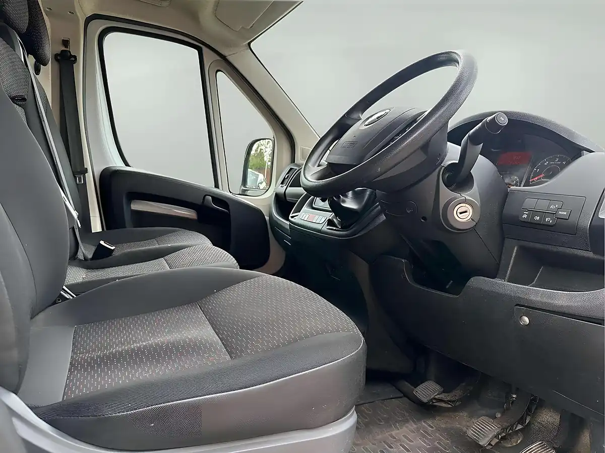 Used 2022 Vauxhall Movano Edition White - Interior and Exterior details 7