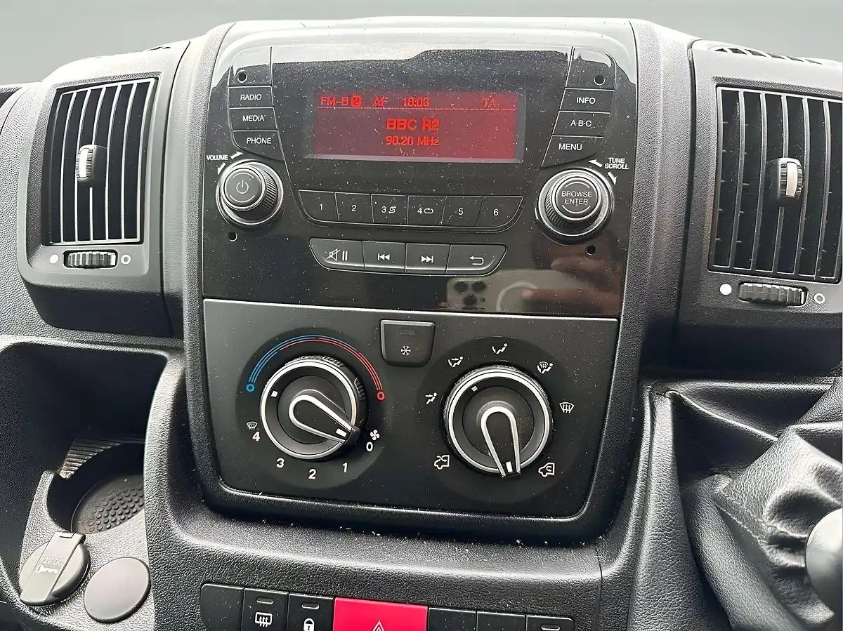 Used 2022 Vauxhall Movano Edition White - Interior and Exterior details 9