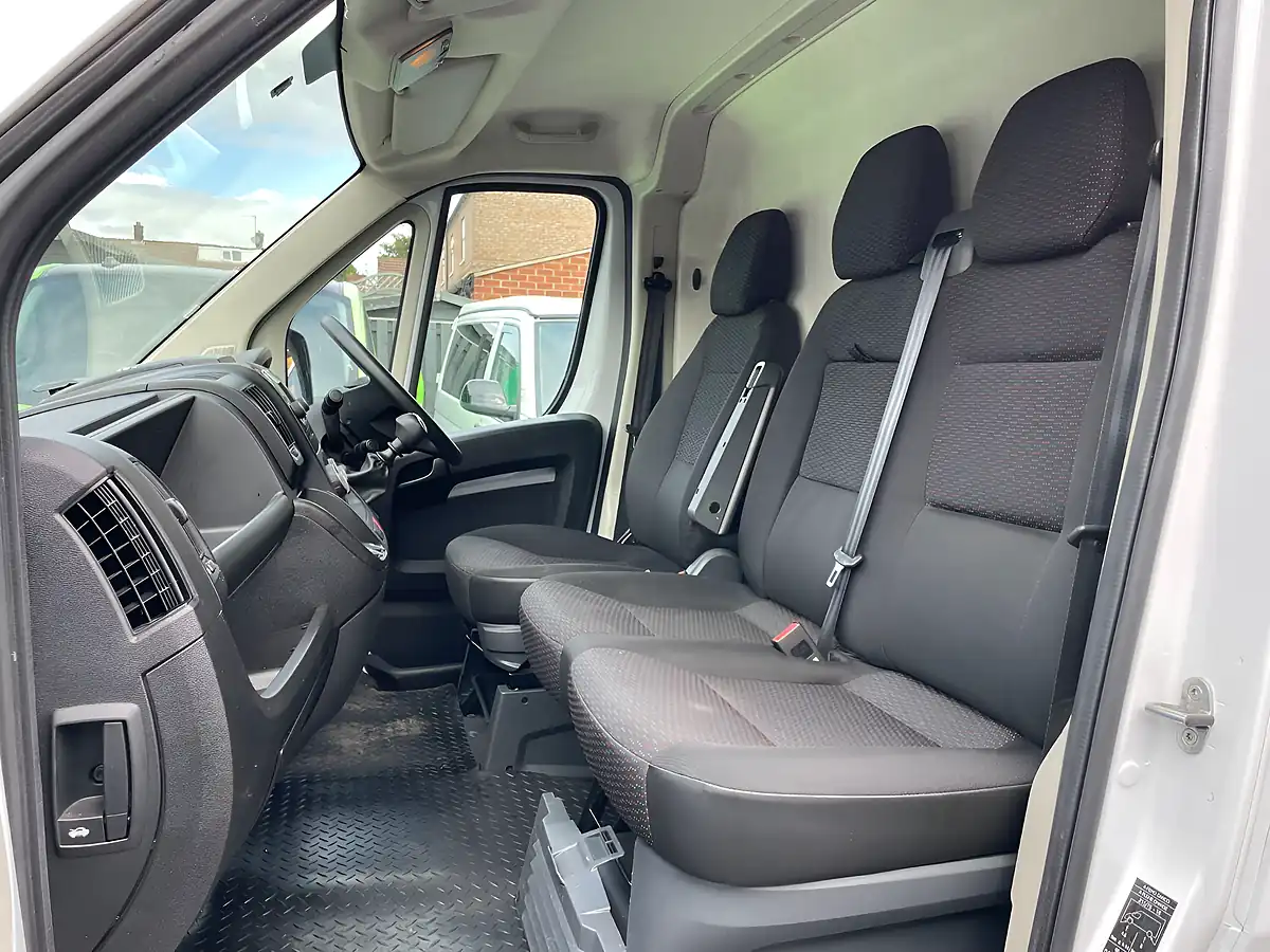 Used 2022 Vauxhall Movano F3500 Dynamic L4H2 Xlwb White - Interior and Exterior details 13