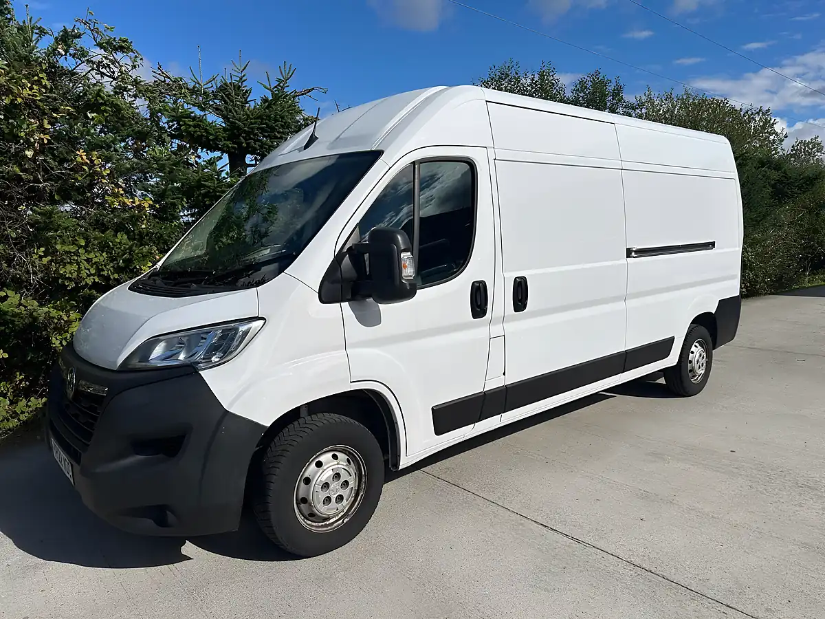Used 2022 Vauxhall Movano - Front View