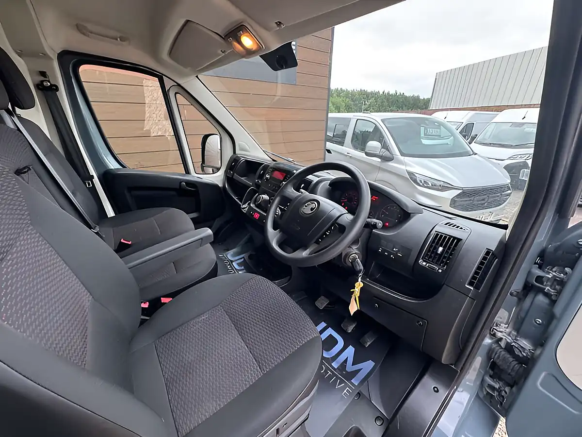 Used 2022 Vauxhall Movano L3H2 F3500 Edition Grey - Interior and Exterior details 14