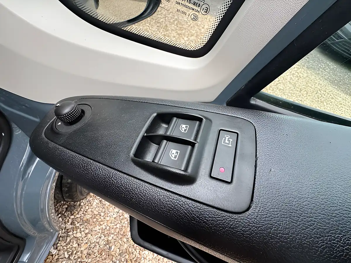 Used 2022 Vauxhall Movano L3H2 F3500 Edition Grey - Interior and Exterior details 15
