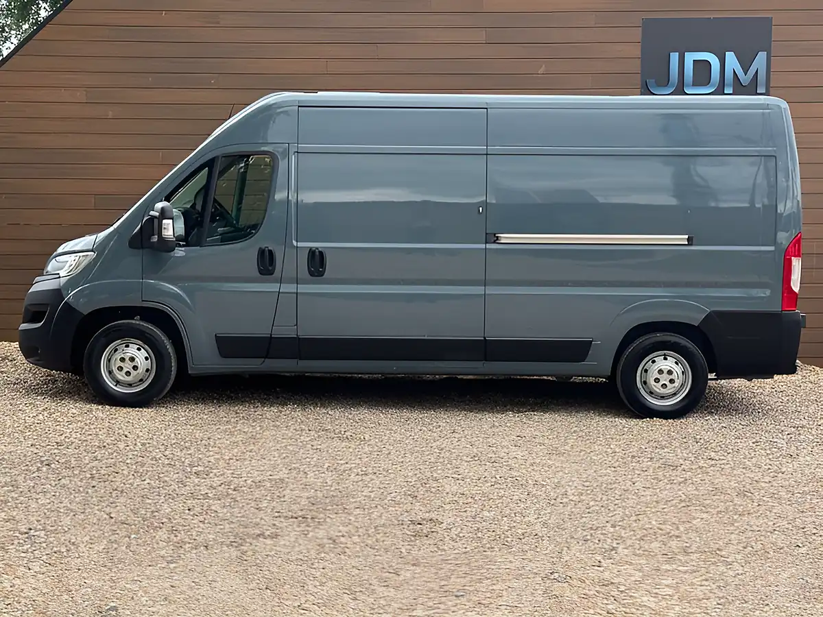 Used 2022 Vauxhall Movano L3H2 F3500 Edition Grey - Interior and Exterior details 8