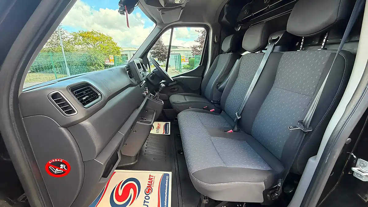 Used 2022 Vauxhall Movano Low Loader Luton Black - Interior and Exterior details 16