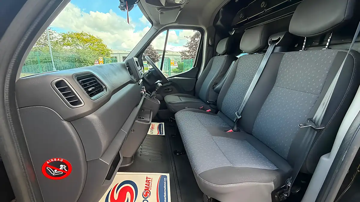Used 2022 Vauxhall Movano Low Loader Luton Black - Interior and Exterior details 18