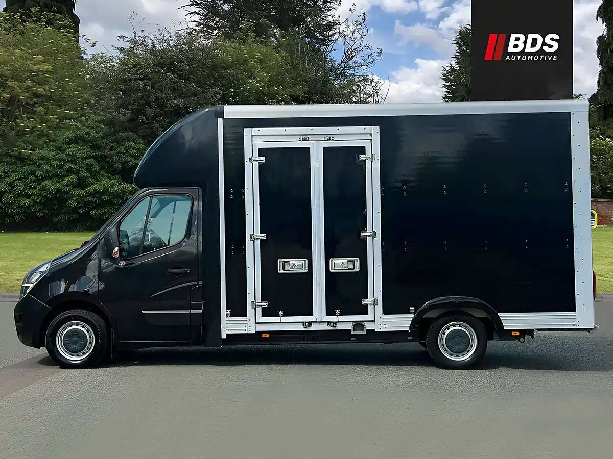 Used 2022 Vauxhall Movano Low Loader Luton Black - Interior and Exterior details 4