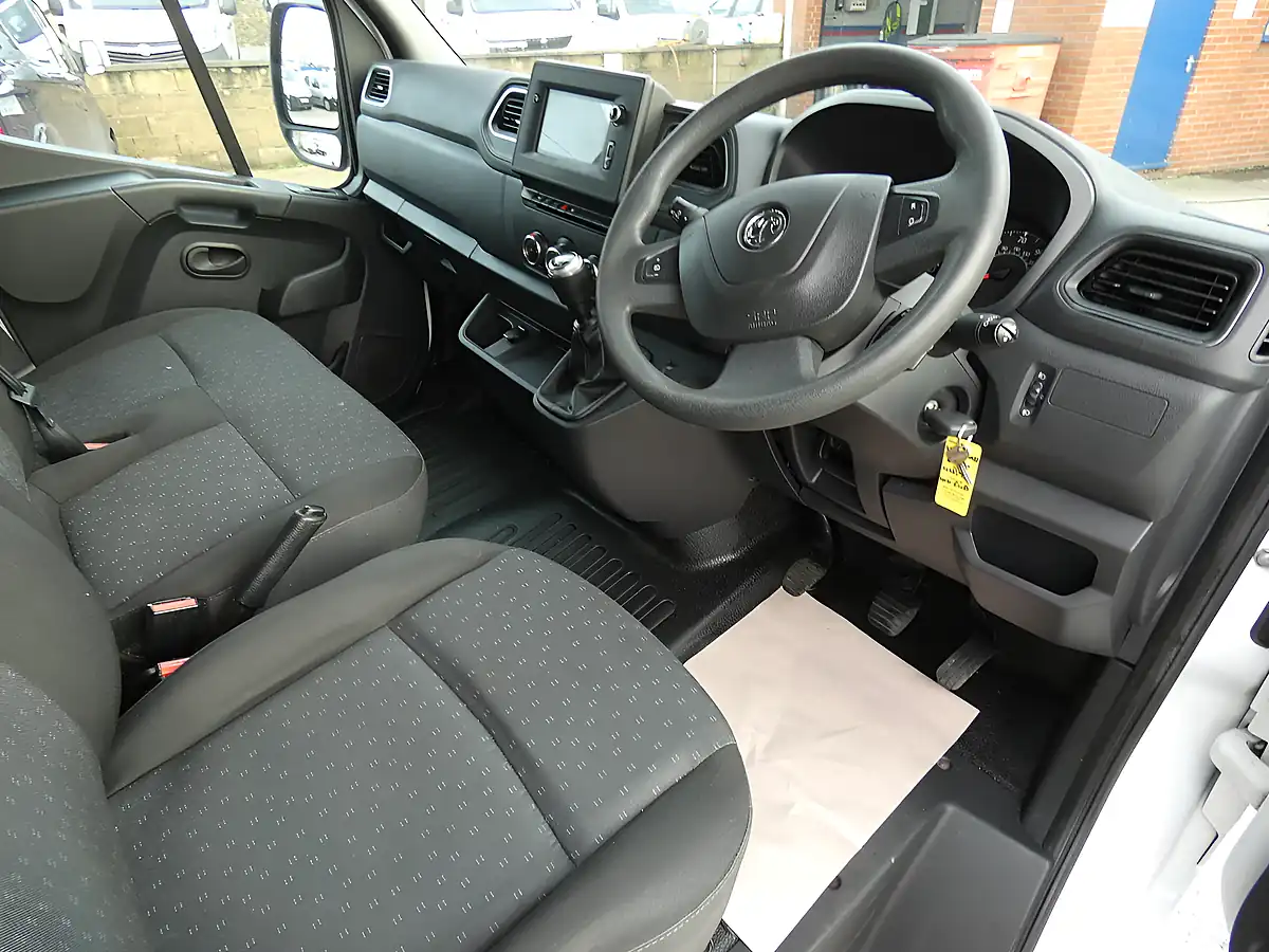 Used 2022 Vauxhall Movano Platform Cab Low Loader White - Interior and Exterior details 14