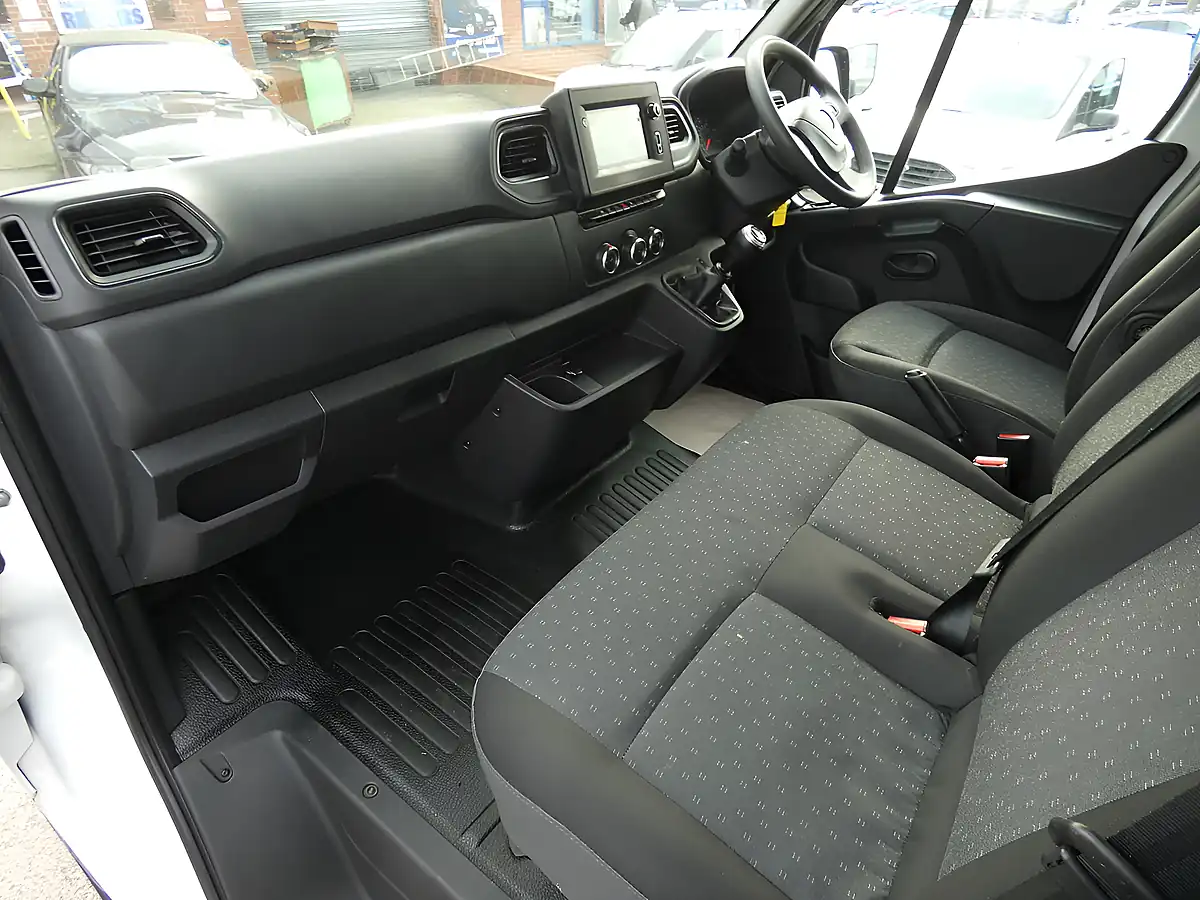 Used 2022 Vauxhall Movano Platform Cab Low Loader White - Interior and Exterior details 18