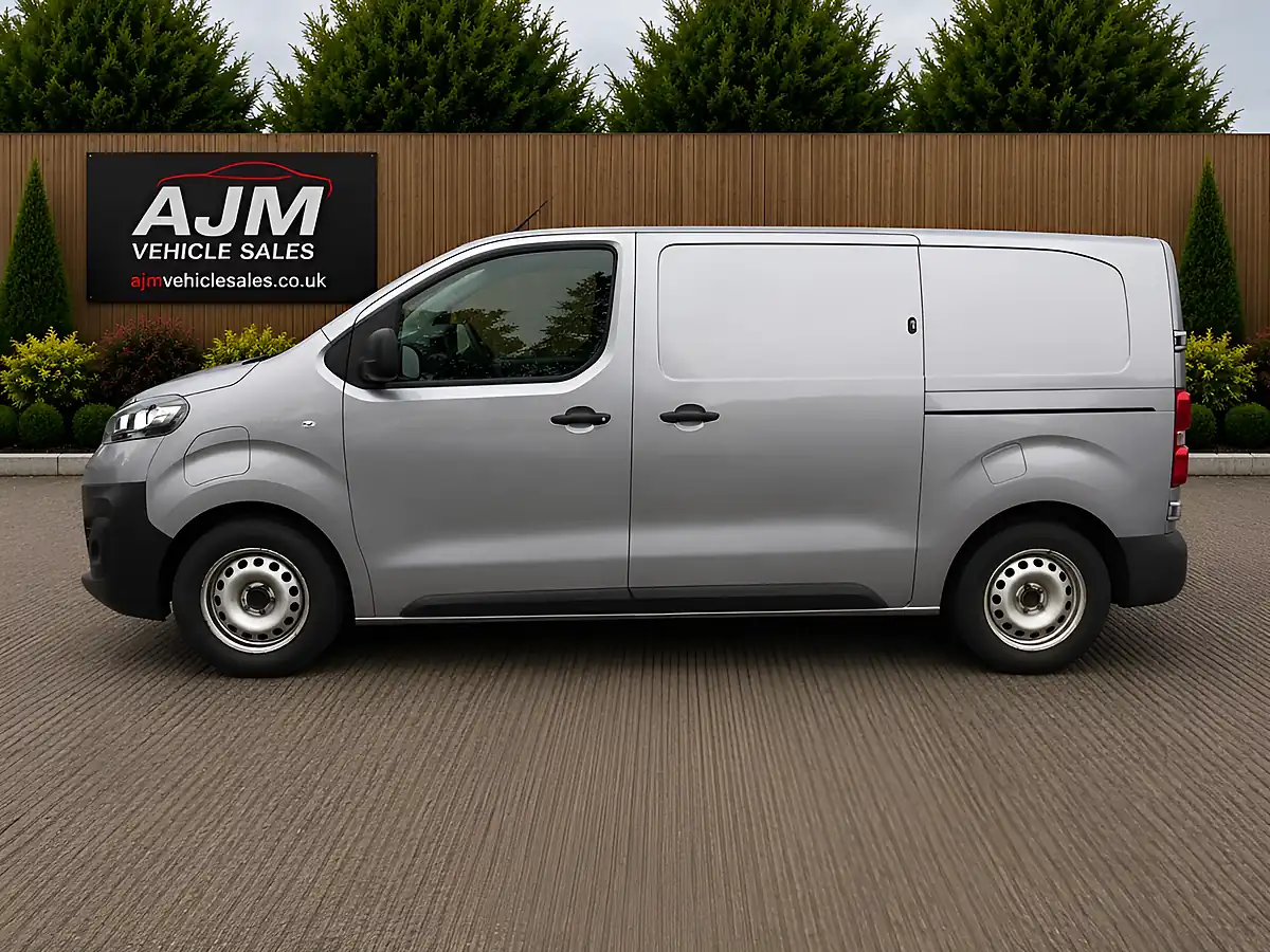 Used 2022 Vauxhall Vivaro Dynamic Grey - Interior and Exterior details 5
