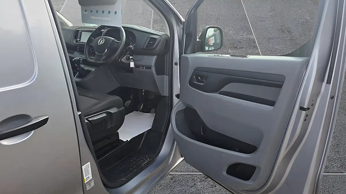Used 2022 Vauxhall Vivaro Dynamic Grey - Interior and Exterior details 13