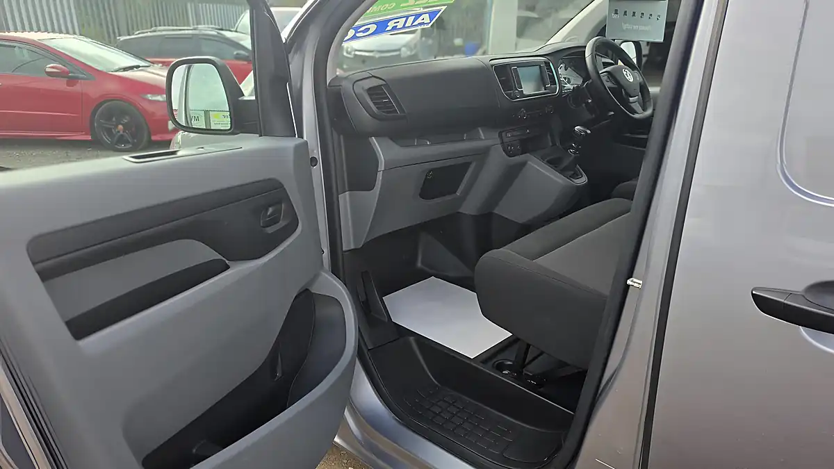 Used 2022 Vauxhall Vivaro Dynamic Grey - Interior and Exterior details 15