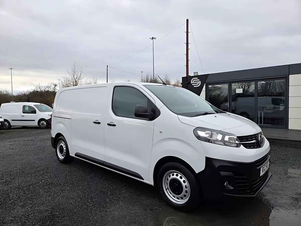 Used 2022 Vauxhall Vivaro Dynamic L1 H1 White - Front View