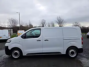 Used 2022 Vauxhall Vivaro Dynamic L1 H1 White - Interior and Exterior details 11