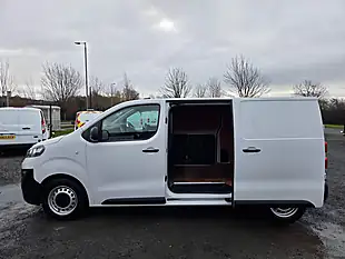Used 2022 Vauxhall Vivaro Dynamic L1 H1 White - Interior and Exterior details 12