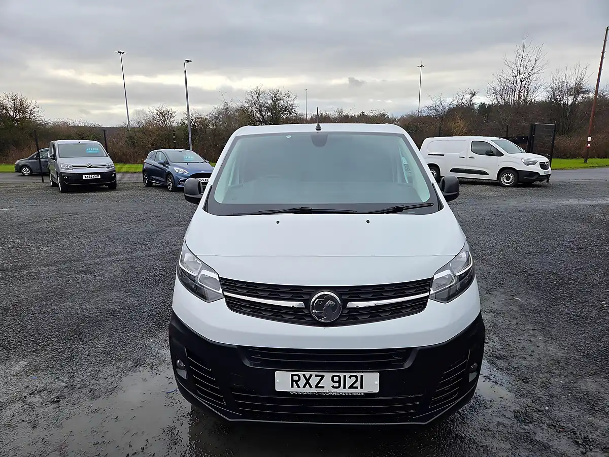 Used 2022 Vauxhall Vivaro Dynamic L1 H1 White - Interior and Exterior details 17