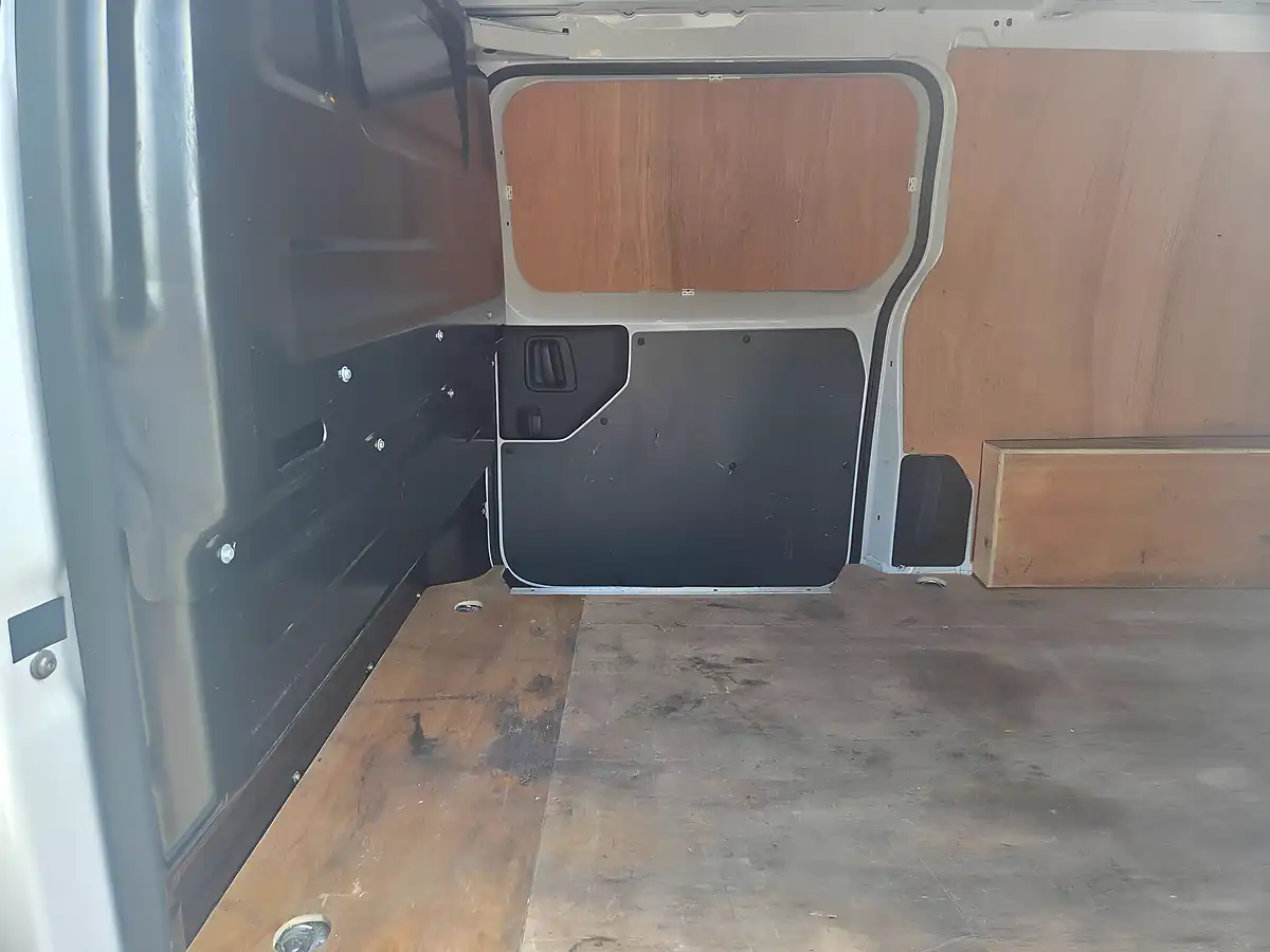 Used 2022 Vauxhall Vivaro Dynamic L1 H1 White - Interior and Exterior details 14