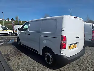 Used 2022 Vauxhall Vivaro Dynamic L1 H1 White - Interior and Exterior details 17