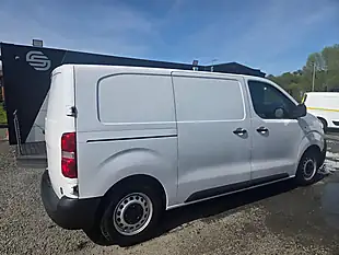Used 2022 Vauxhall Vivaro Dynamic L1 H1 White - Interior and Exterior details 7