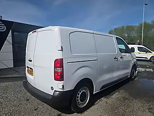 Used 2022 Vauxhall Vivaro Dynamic L1 H1 White - Interior and Exterior details 8