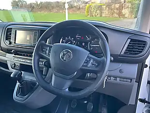 Used 2022 Vauxhall Vivaro Dynamic L2 H1 White - Interior and Exterior details 10