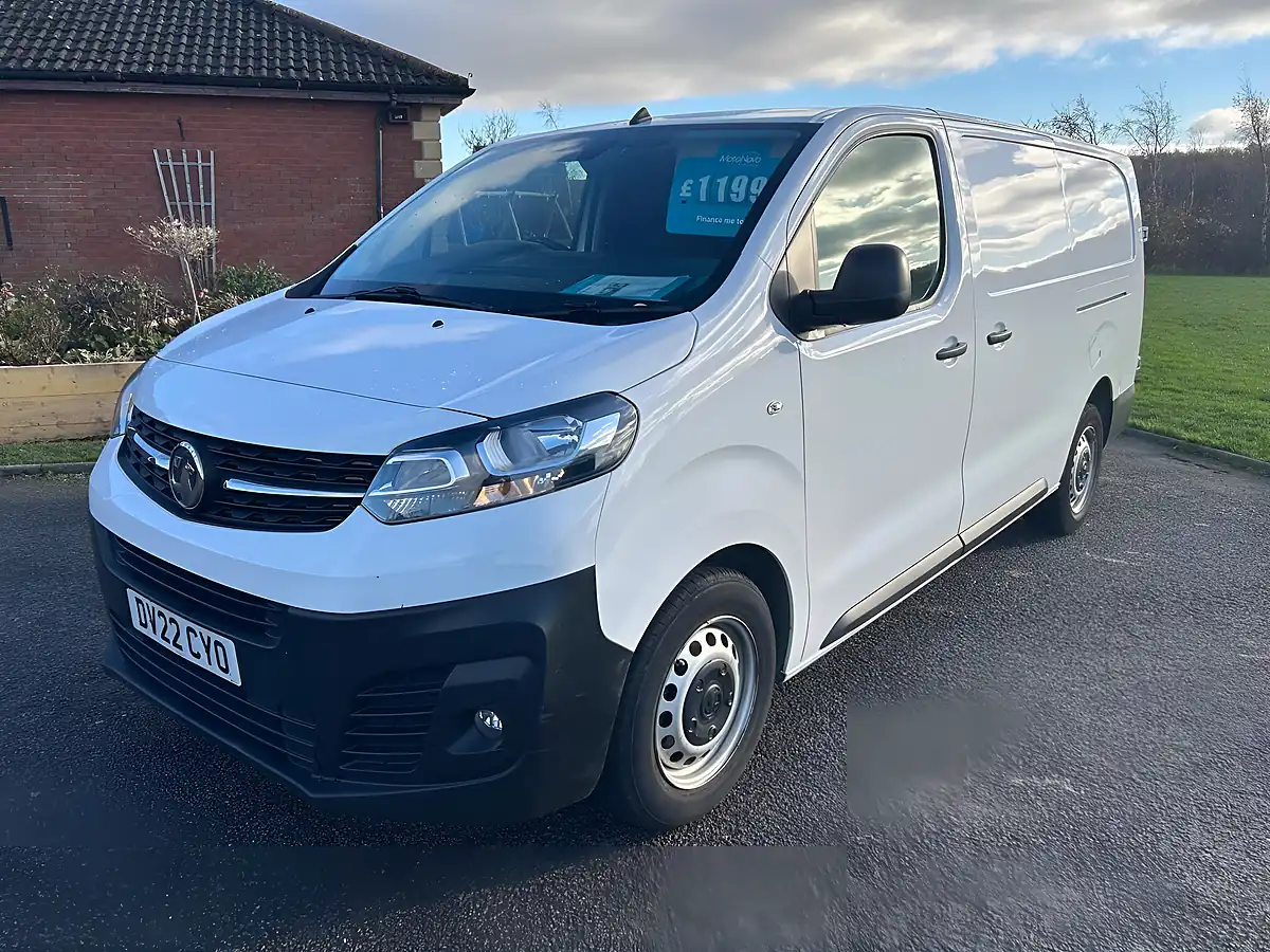 Used 2022 Vauxhall Vivaro Dynamic L2 H1 White - Interior and Exterior details 3