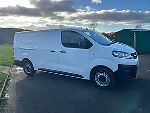 Used 2022 Vauxhall Vivaro Dynamic L2 H1 White - Interior and Exterior details 4