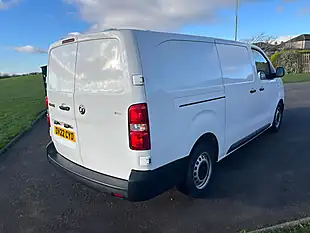 Used 2022 Vauxhall Vivaro Dynamic L2 H1 White - Interior and Exterior details 5