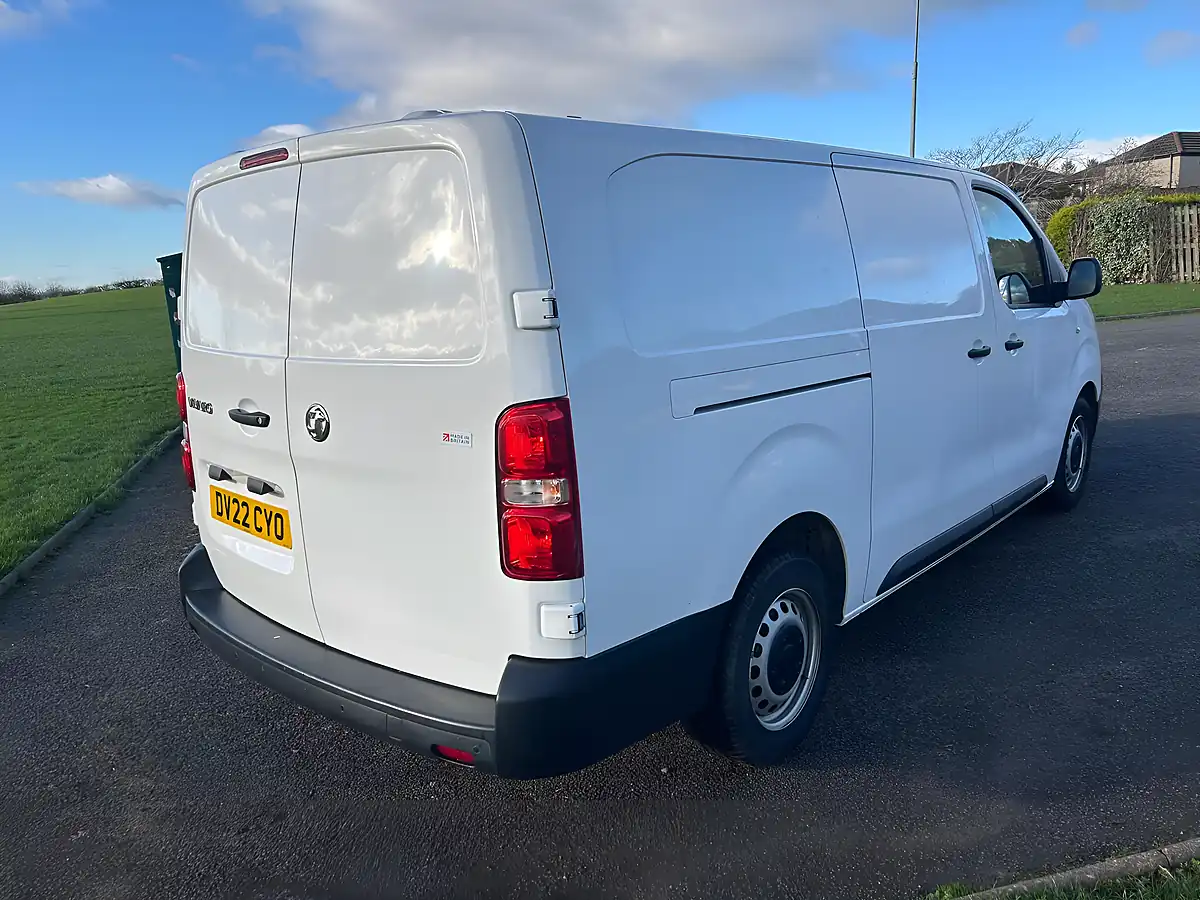 Used 2022 Vauxhall Vivaro Dynamic L2 H1 White - Interior and Exterior details 5