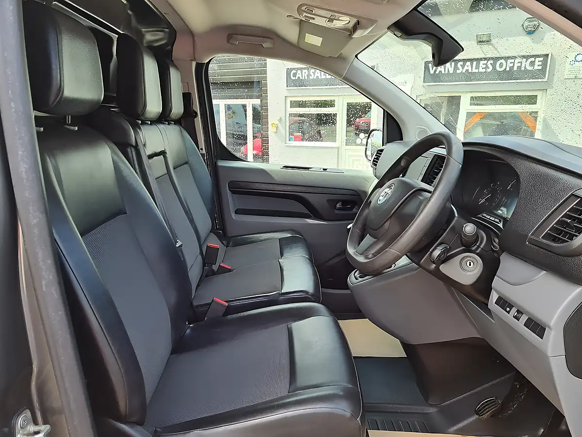 Used 2022 Vauxhall Vivaro Dynamic L2H1 Moonstone Grey - Interior and Exterior details 5