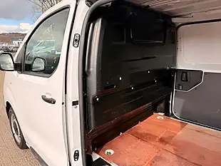 Used 2022 Vauxhall Vivaro Dynamic Lwb L2 H1 White - Interior and Exterior details 11