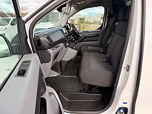 Used 2022 Vauxhall Vivaro Dynamic Lwb L2 H1 White - Interior and Exterior details 15