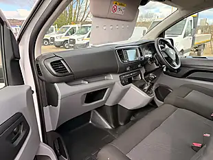 Used 2022 Vauxhall Vivaro Dynamic Lwb L2 H1 White - Interior and Exterior details 16
