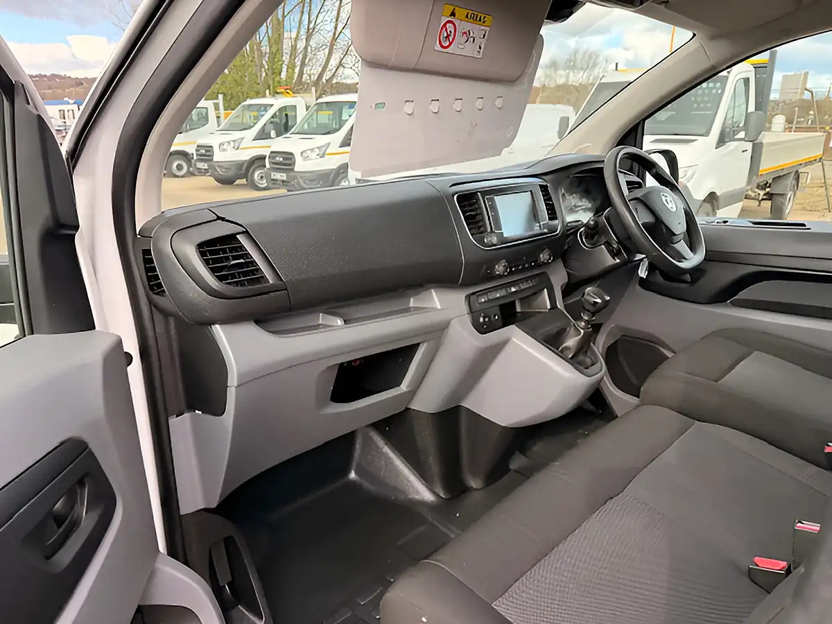 Used 2022 Vauxhall Vivaro Dynamic Lwb L2 H1 White - Interior and Exterior details 16