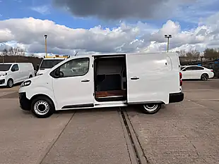 Used 2022 Vauxhall Vivaro Dynamic Lwb L2 H1 White - Interior and Exterior details 9