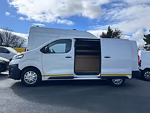 Used 2022 Vauxhall Vivaro Dynamic Panel Van White - Interior and Exterior details 14
