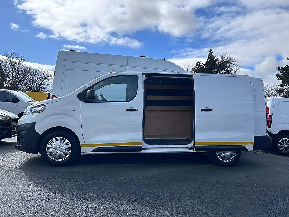 Used 2022 Vauxhall Vivaro Dynamic Panel Van White - Interior and Exterior details 14