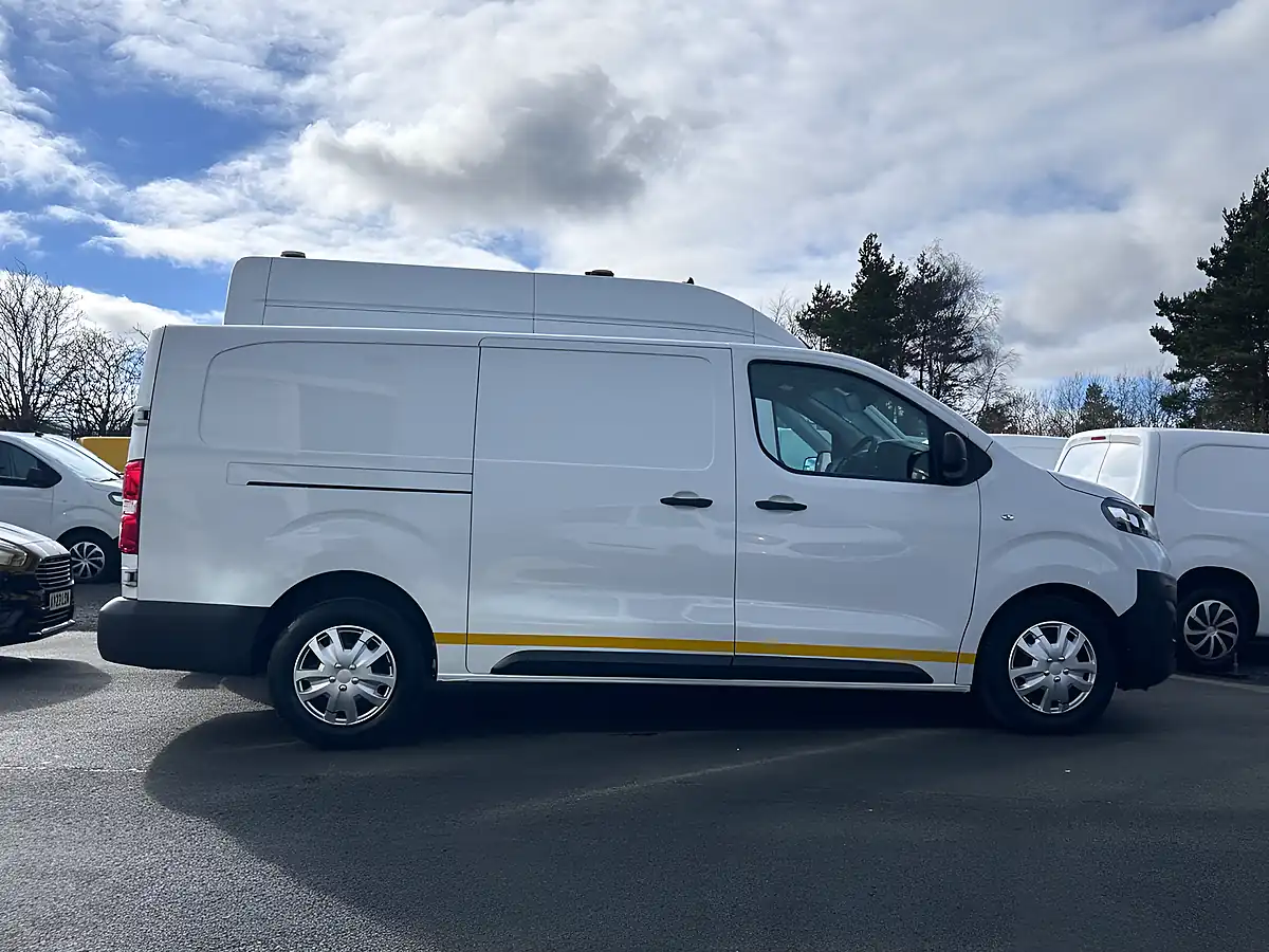 Used 2022 Vauxhall Vivaro Dynamic Panel Van White - Interior and Exterior details 3