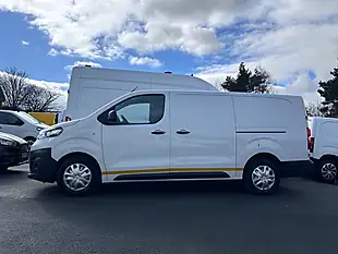 Used 2022 Vauxhall Vivaro Dynamic Panel Van White - Interior and Exterior details 8