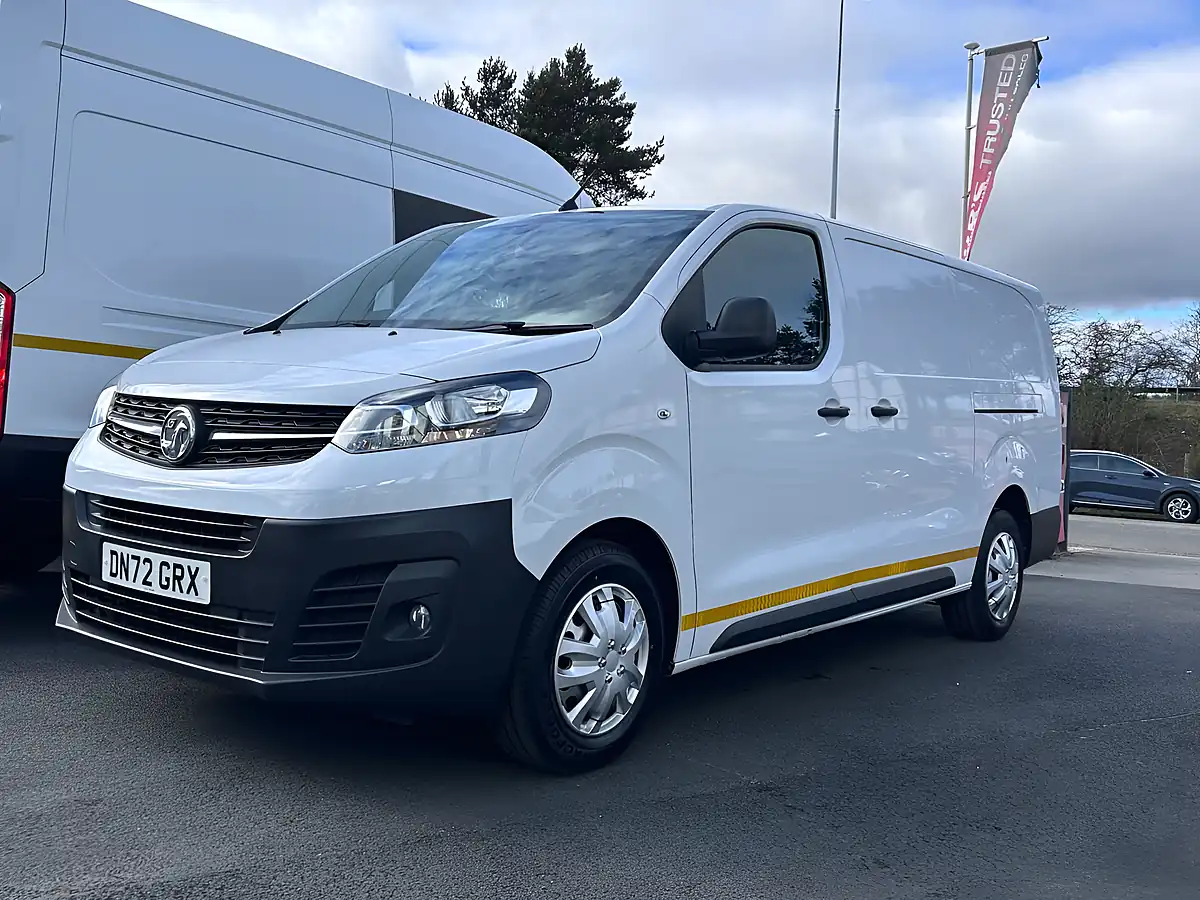Used 2022 Vauxhall Vivaro Dynamic Panel Van White - Interior and Exterior details 9