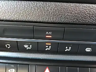 Used 2022 Vauxhall Vivaro Dynamic Red - Interior and Exterior details 12