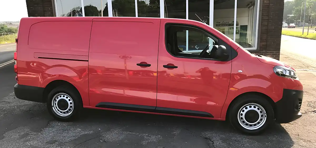 Used 2022 Vauxhall Vivaro Dynamic Red - Interior and Exterior details 20