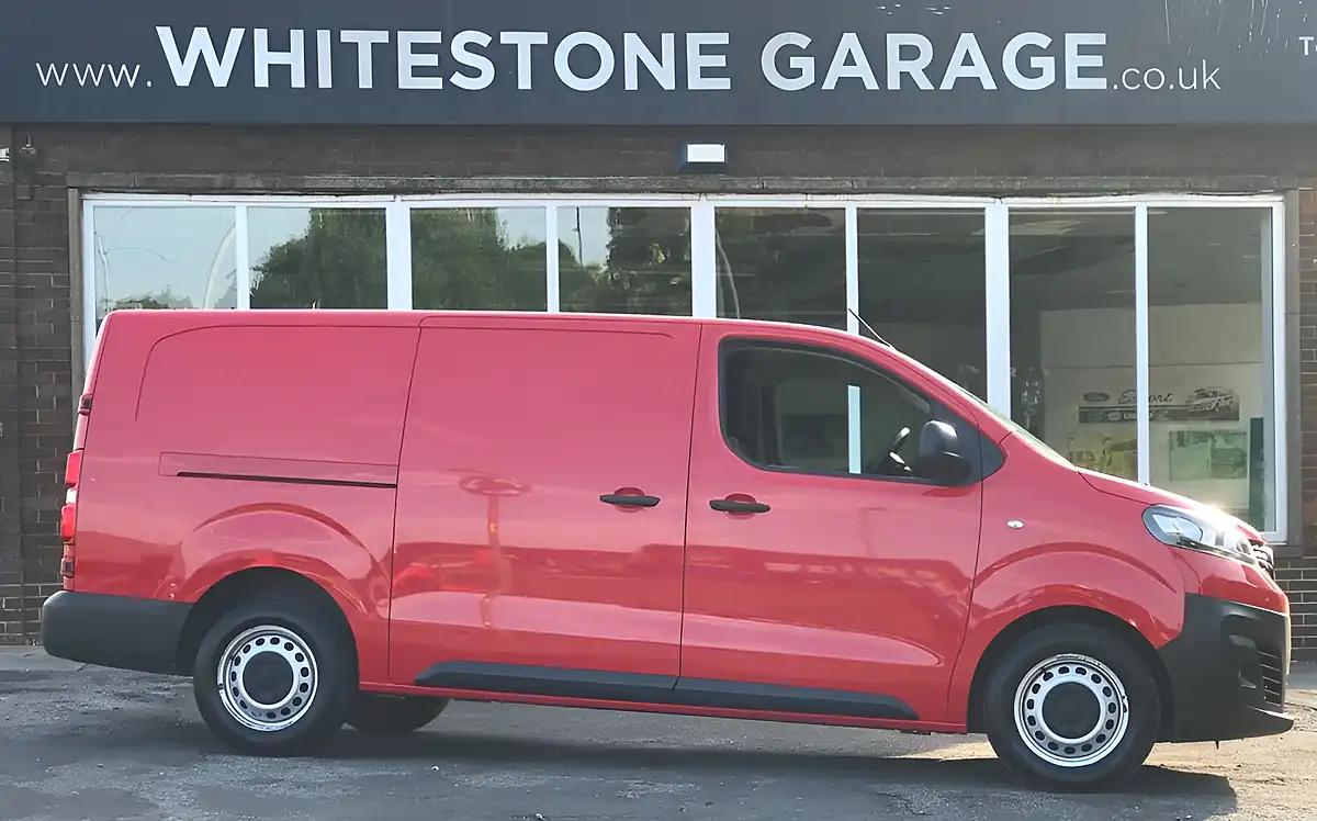 Used 2022 Vauxhall Vivaro Dynamic Red - Interior and Exterior details 3