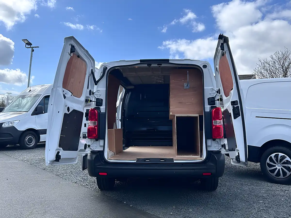 Used 2022 Vauxhall Vivaro Dynamic White - Interior and Exterior details 6